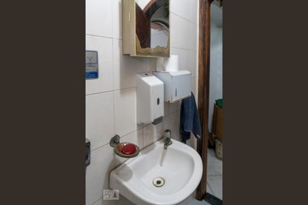 Casa à venda com 280m², 3 quartos e 2 vagasBanheiro 4