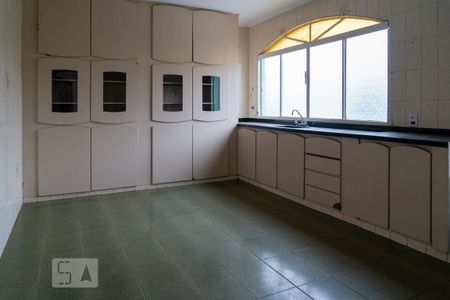Casa à venda com 280m², 3 quartos e 2 vagasCozinha