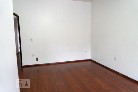 Casa à venda com 280m², 3 quartos e 2 vagasSuite