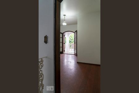 Casa à venda com 280m², 3 quartos e 2 vagasSuite