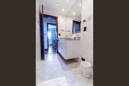 Apartamento à venda com 180m², 3 quartos e 4 vagasBanheiro