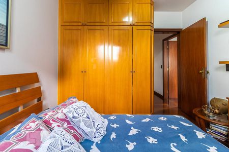 Apartamento à venda com 180m², 3 quartos e 4 vagasQuarto