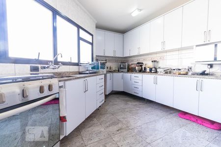 Apartamento à venda com 180m², 3 quartos e 4 vagasCozinha