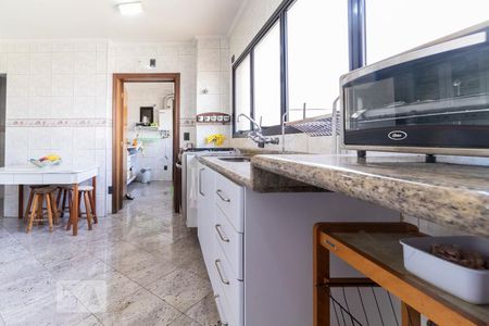 Apartamento à venda com 180m², 3 quartos e 4 vagasCozinha