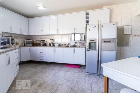 Apartamento à venda com 180m², 3 quartos e 4 vagasCozinha