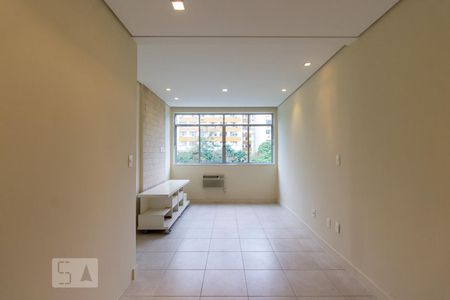 Sala de apartamento à venda com 1 quarto, 45m² em Humaitá, Rio de Janeiro