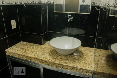 Casa à venda com 65m², 2 quartos e 1 vagabanheiro social