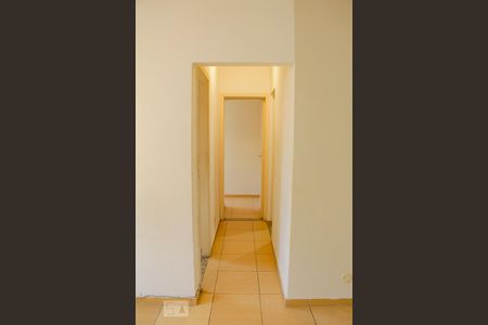 corredor para quarto e banheiro social de casa à venda com 2 quartos, 65m² em Andaraí, Rio de Janeiro