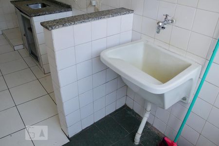 Casa à venda com 65m², 2 quartos e 1 vagalavanderia