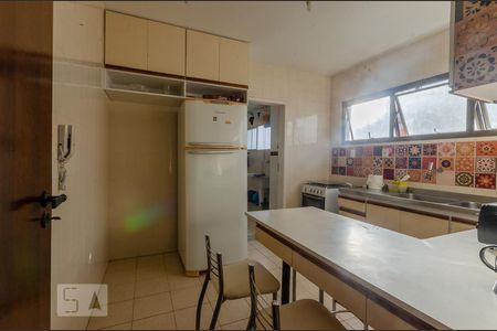 Apartamento para alugar com 193m², 4 quartos e 3 vagasCozinha