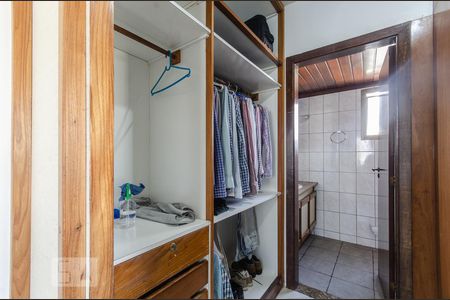 Apartamento para alugar com 193m², 4 quartos e 3 vagasCloset do quarto 2