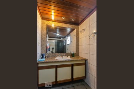 Apartamento para alugar com 193m², 4 quartos e 3 vagasBanheiro da Suíte 1