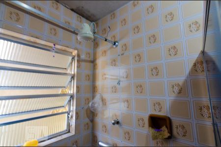 Casa à venda com 150m², 3 quartos e 2 vagasChuveiro banheiro 2