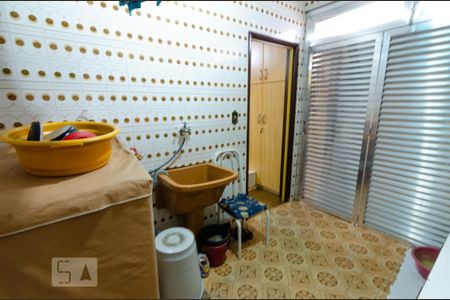 Casa à venda com 150m², 3 quartos e 2 vagasLavanderia 2