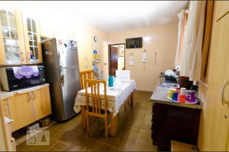 Casa à venda com 150m², 3 quartos e 2 vagasCozinha 2