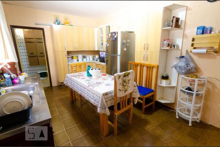 Casa à venda com 150m², 3 quartos e 2 vagasCozinha 2