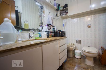 Casa à venda com 317m², 3 quartos e 3 vagasBanheiro Suíte 2