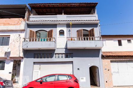 Casa à venda com 120m², 3 quartos e 6 vagasFachada