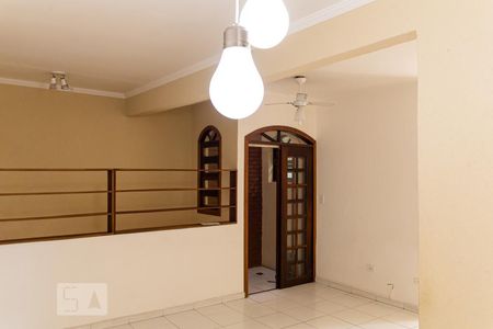 Sala de casa à venda com 3 quartos, 120m² em Vila Carrao, São Paulo