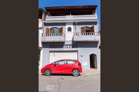 Casa à venda com 120m², 3 quartos e 6 vagasFachada