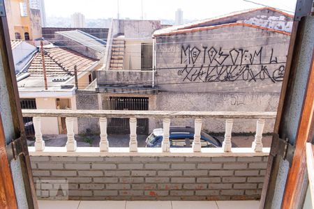 Casa à venda com 120m², 3 quartos e 6 vagasVaranda do quarto 2