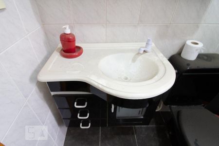 Detalhe banheiro de apartamento para alugar com 2 quartos, 56m² em Jardim Iporanga, Guarulhos