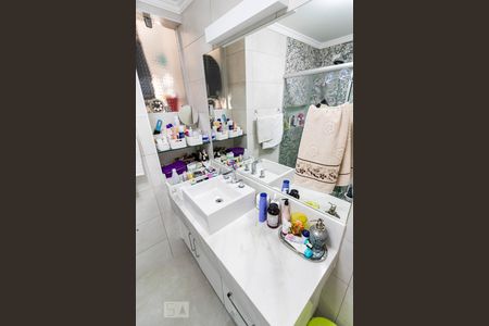 Apartamento à venda com 115m², 3 quartos e 2 vagasBanheiro social