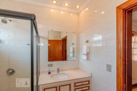 Casa à venda com 360m², 3 quartos e 8 vagas Casa à venda com 360m², 3 quartos e 8 vagasBanheiro da Suite 3