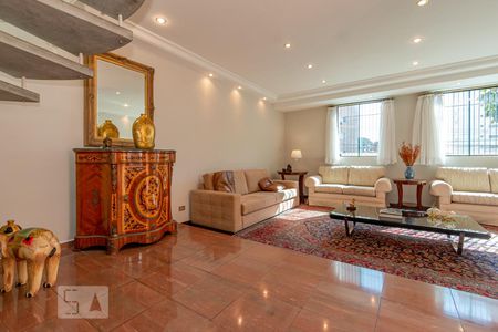 Casa à venda com 360m², 3 quartos e 8 vagas Casa à venda com 360m², 3 quartos e 8 vagasSala