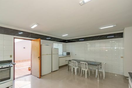 Casa à venda com 360m², 3 quartos e 8 vagas Casa à venda com 360m², 3 quartos e 8 vagasCozinha
