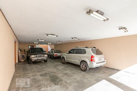 Casa à venda com 360m², 3 quartos e 8 vagas Casa à venda com 360m², 3 quartos e 8 vagasGaragem