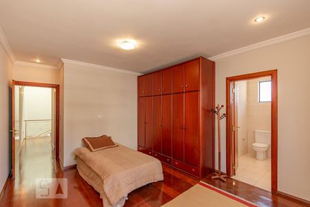 Casa à venda com 360m², 3 quartos e 8 vagas Casa à venda com 360m², 3 quartos e 8 vagasSuite 3