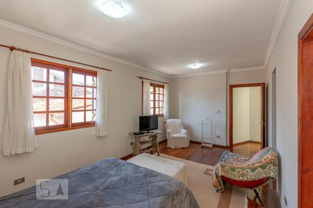 Casa à venda com 360m², 3 quartos e 8 vagas Casa à venda com 360m², 3 quartos e 8 vagasSuite 1
