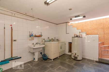 Casa à venda com 360m², 3 quartos e 8 vagas Casa à venda com 360m², 3 quartos e 8 vagasLavanderia