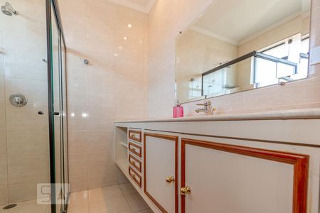 Casa à venda com 360m², 3 quartos e 8 vagas Casa à venda com 360m², 3 quartos e 8 vagasBanheiro da Suite 2