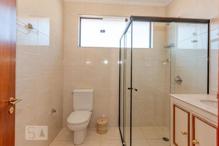 Casa à venda com 360m², 3 quartos e 8 vagas Casa à venda com 360m², 3 quartos e 8 vagasBanheiro da Suite 3