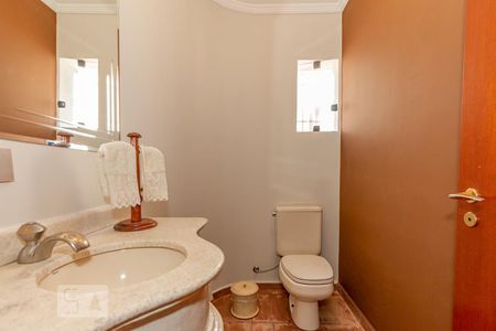 Casa à venda com 360m², 3 quartos e 8 vagas Casa à venda com 360m², 3 quartos e 8 vagasLavabo