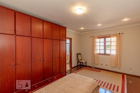 Casa à venda com 360m², 3 quartos e 8 vagas Casa à venda com 360m², 3 quartos e 8 vagasSuite 3