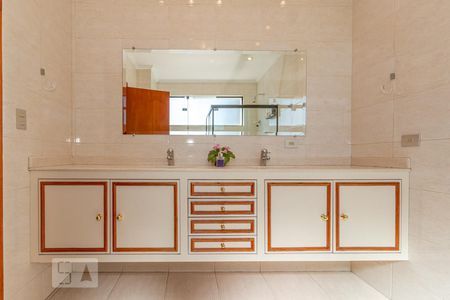 Casa à venda com 360m², 3 quartos e 8 vagas Casa à venda com 360m², 3 quartos e 8 vagasBanheiro da Suite 1