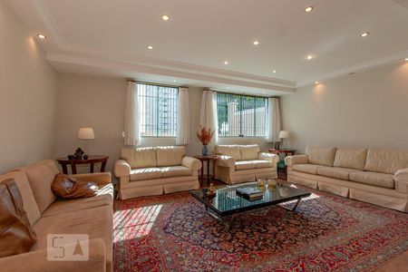 Casa à venda com 360m², 3 quartos e 8 vagas Casa à venda com 360m², 3 quartos e 8 vagasSala