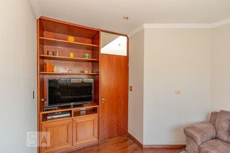 Casa à venda com 360m², 3 quartos e 8 vagas Casa à venda com 360m², 3 quartos e 8 vagasSala de TV