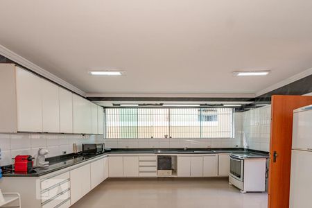 Casa à venda com 360m², 3 quartos e 8 vagas Casa à venda com 360m², 3 quartos e 8 vagasCozinha