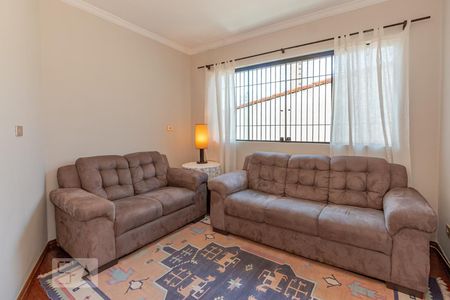 Casa à venda com 360m², 3 quartos e 8 vagas Casa à venda com 360m², 3 quartos e 8 vagasSala de TV