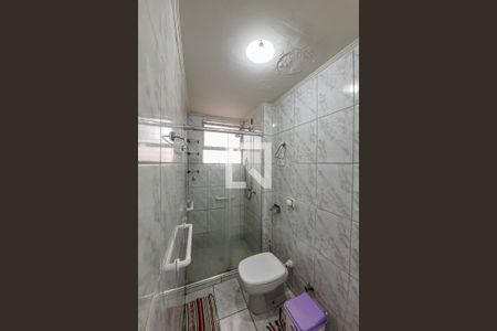 banheiro de apartamento à venda com 2 quartos, 70m² em Medianeira, Porto Alegre