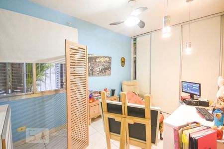 Apartamento à venda com 95m², 3 quartos e 2 vagas Apartamento à venda com 95m², 3 quartos e 2 vagasQuarto 3