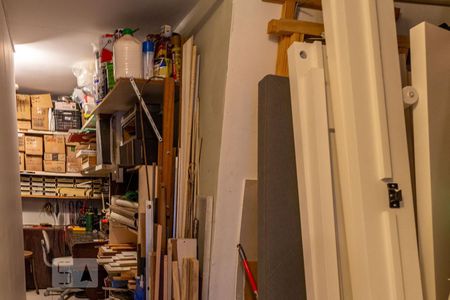 Casa de condomínio à venda com 420m², 5 quartos e 4 vagas Casa de condomínio à venda com 420m², 5 quartos e 4 vagasSubsolo