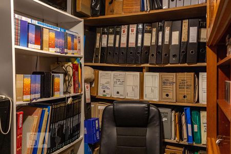 Casa de condomínio à venda com 420m², 5 quartos e 4 vagas Casa de condomínio à venda com 420m², 5 quartos e 4 vagasSubsolo