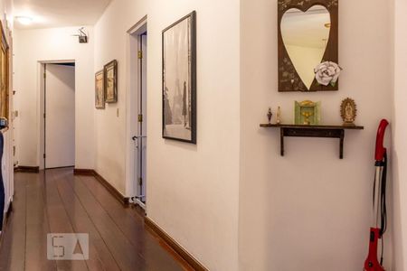 Corredor dos Quartos de casa de condomínio à venda com 5 quartos, 420m² em Alphaville, Santana de Parnaíba