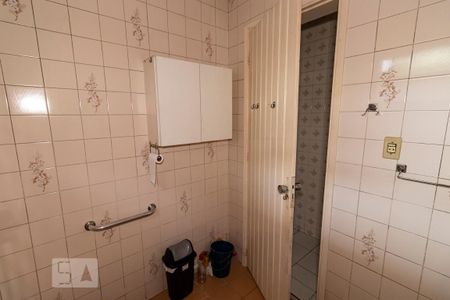Casa à venda com 219m², 4 quartos e sem vaga1o. Andar - Banheiro 1