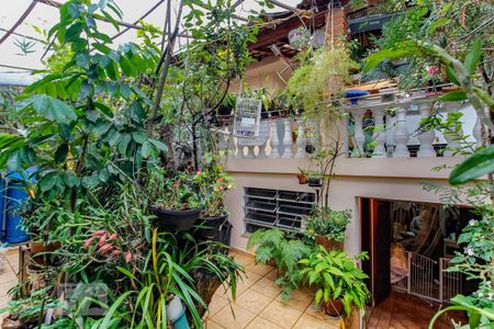 Casa à venda com 170m², 2 quartos e 2 vagasQuintal